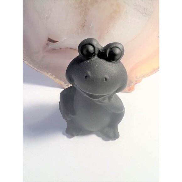 Adorable Black Obsidian Frog Carving - Picture 1 of 6